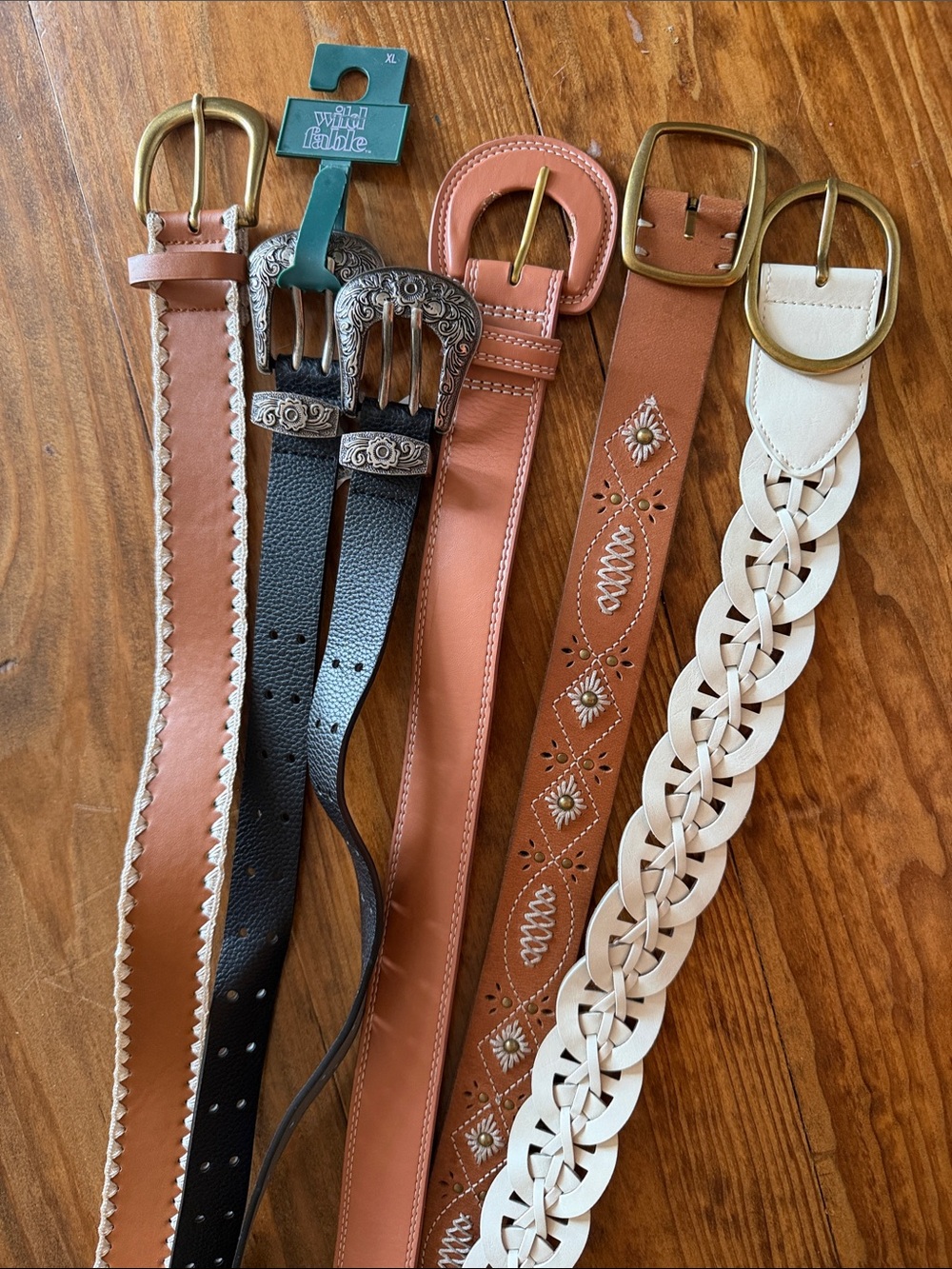 Five Belt- Set with Decorative Buckles L/XL